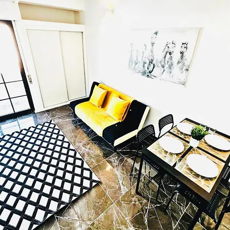 Com Vista Rua Da Oura - * Albufeira