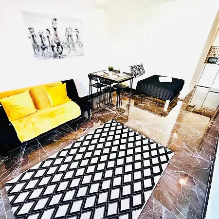 Com Vista Rua Da Oura - * Albufeira