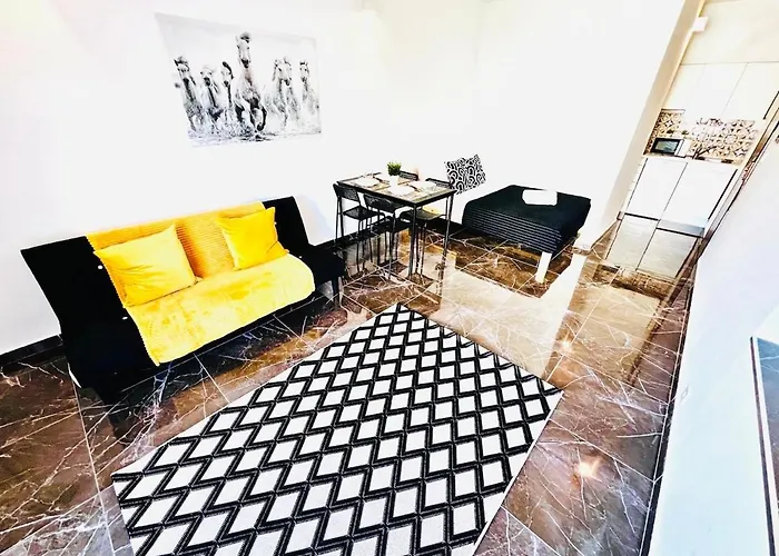 Com Vista Rua Da Oura - * Albufeira